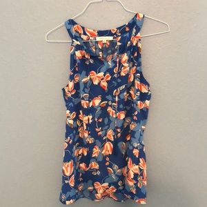 Sleeveless shirt